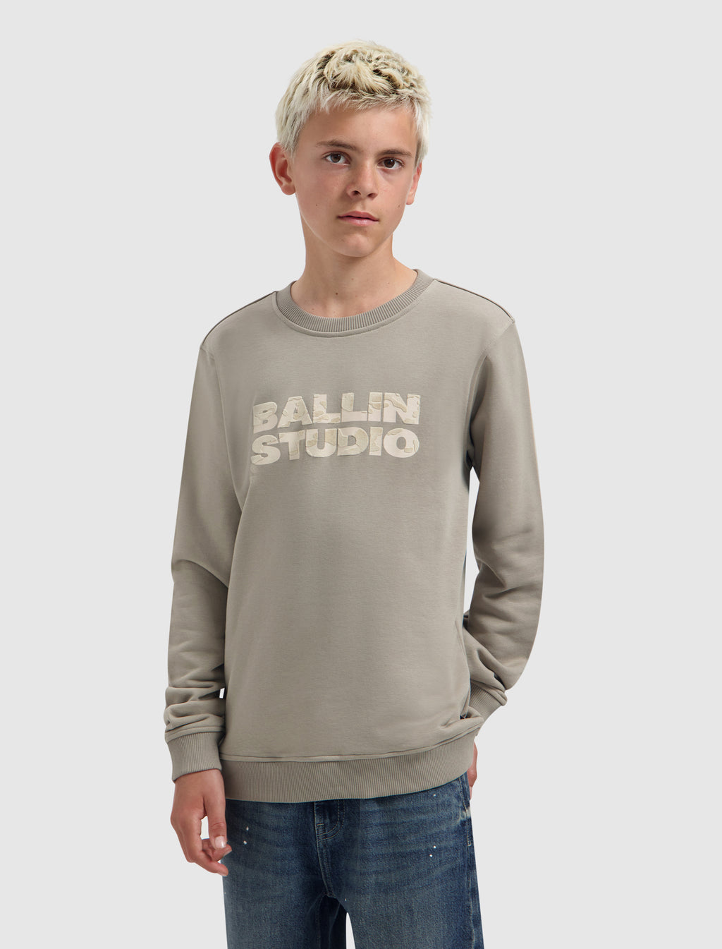 Junior Ballin Studio Crewneck | Taupe