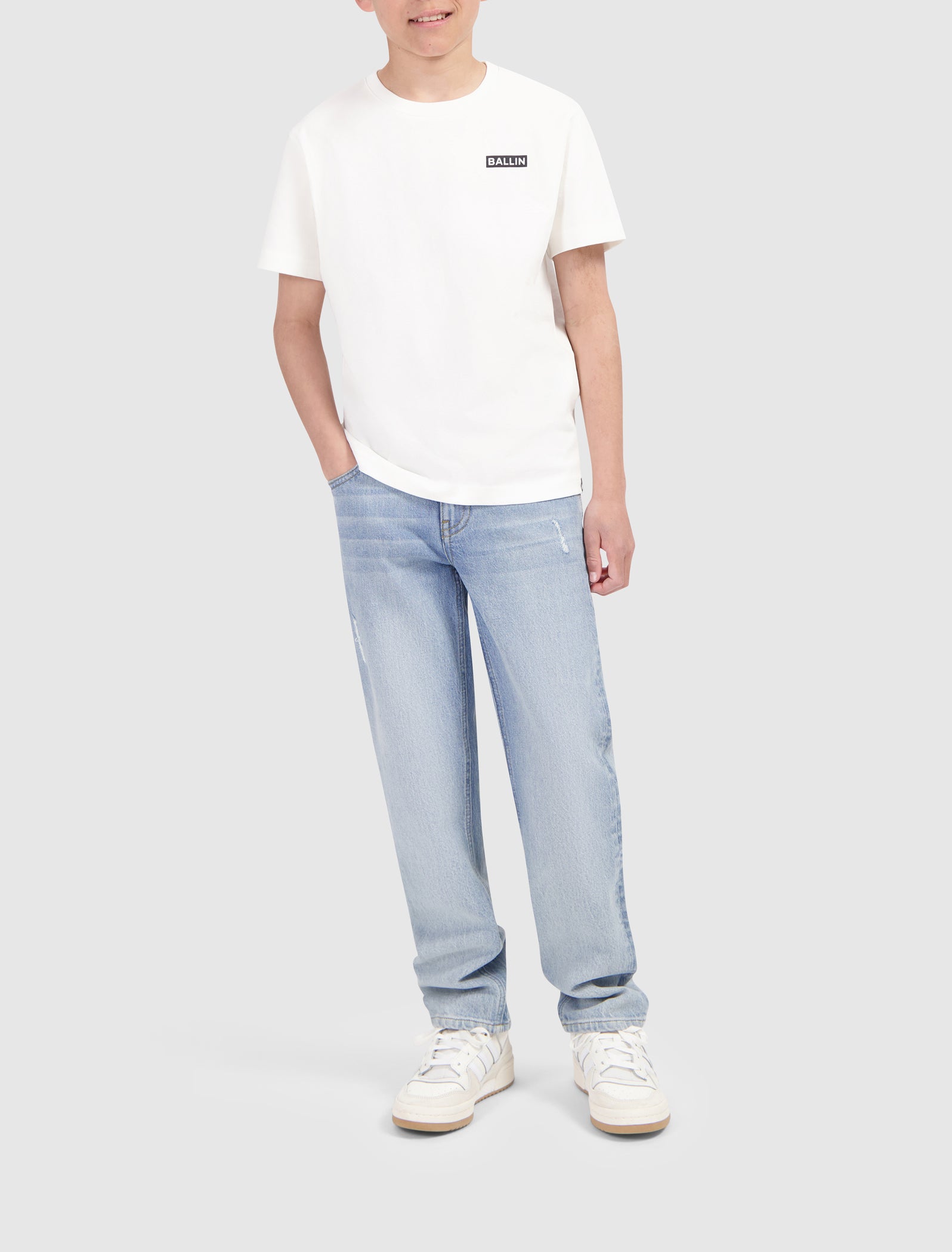 Junior Box Logo Initial T-shirt | Off White