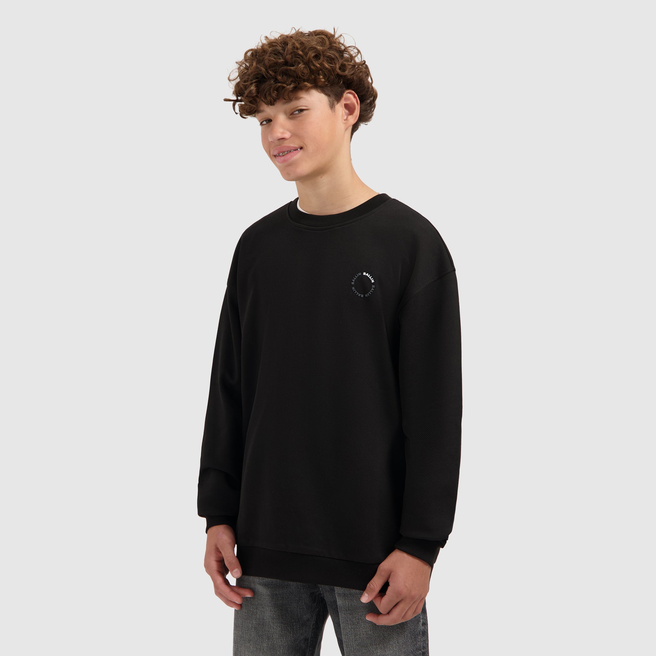 Junior Circle Logo Sweater | Black