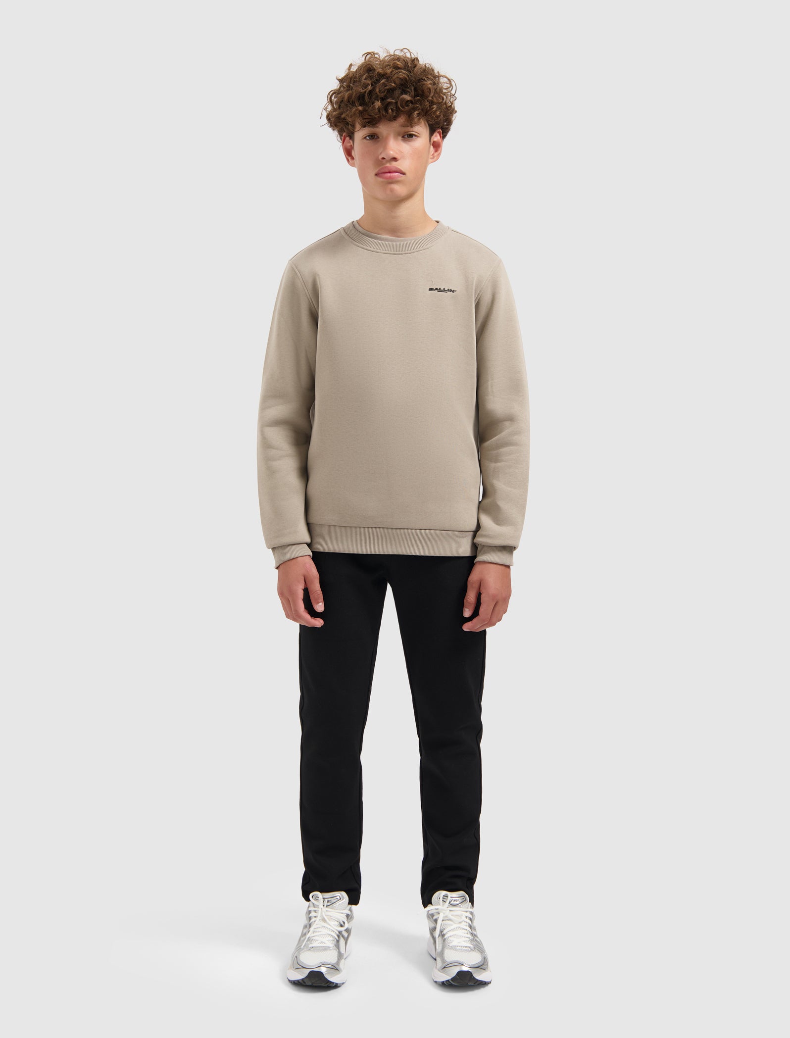 Junior Original Chest Logo Sweater | Taupe