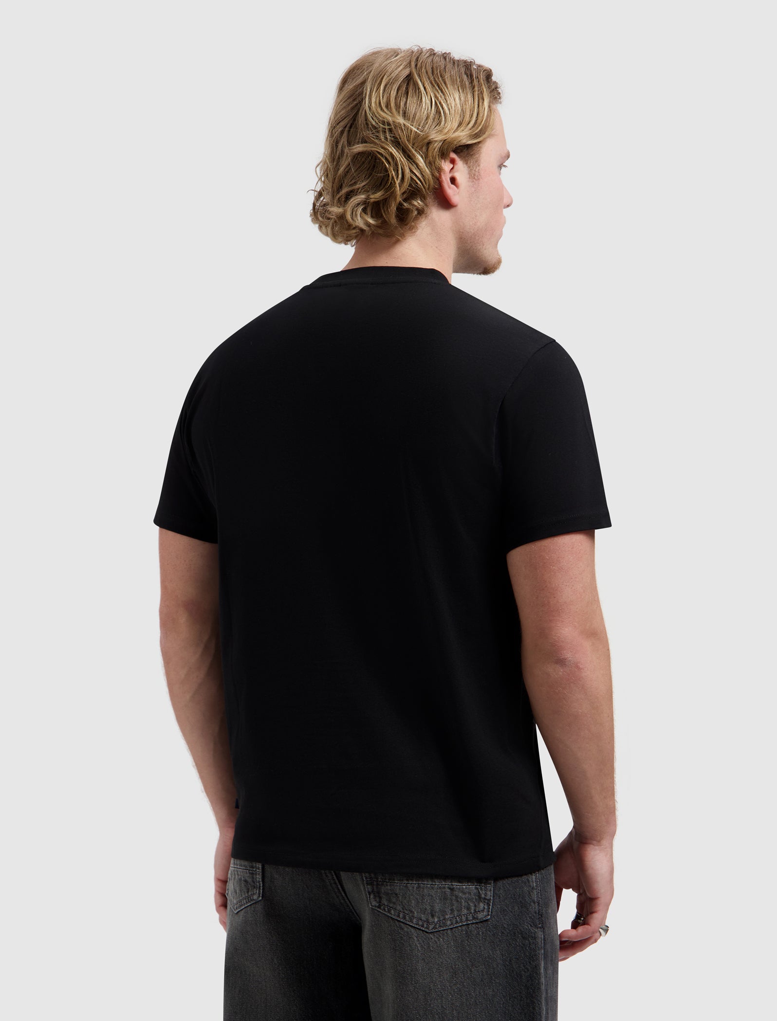 Folded Sticker Logo T-shirt | Black