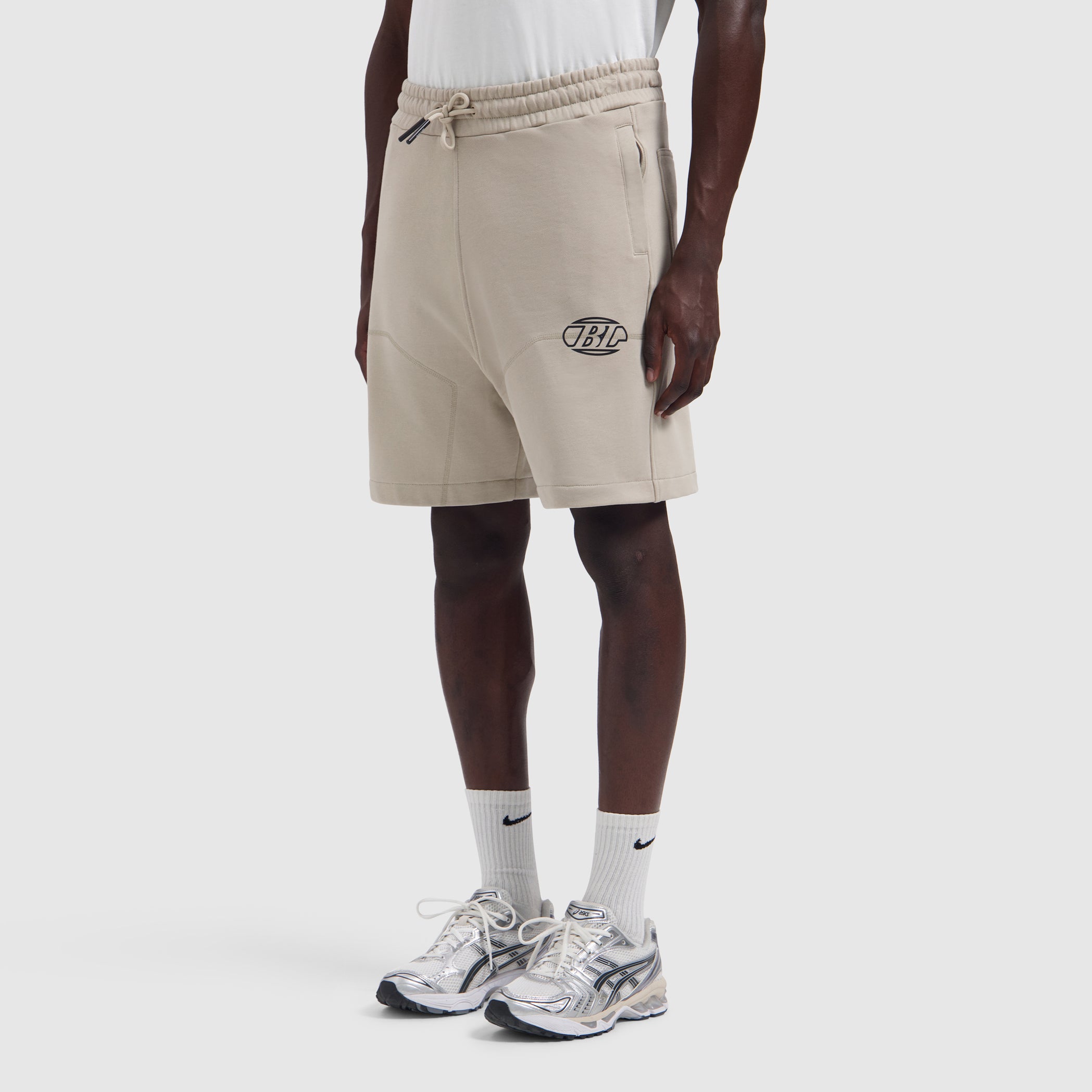 Global Monogram Short | Taupe
