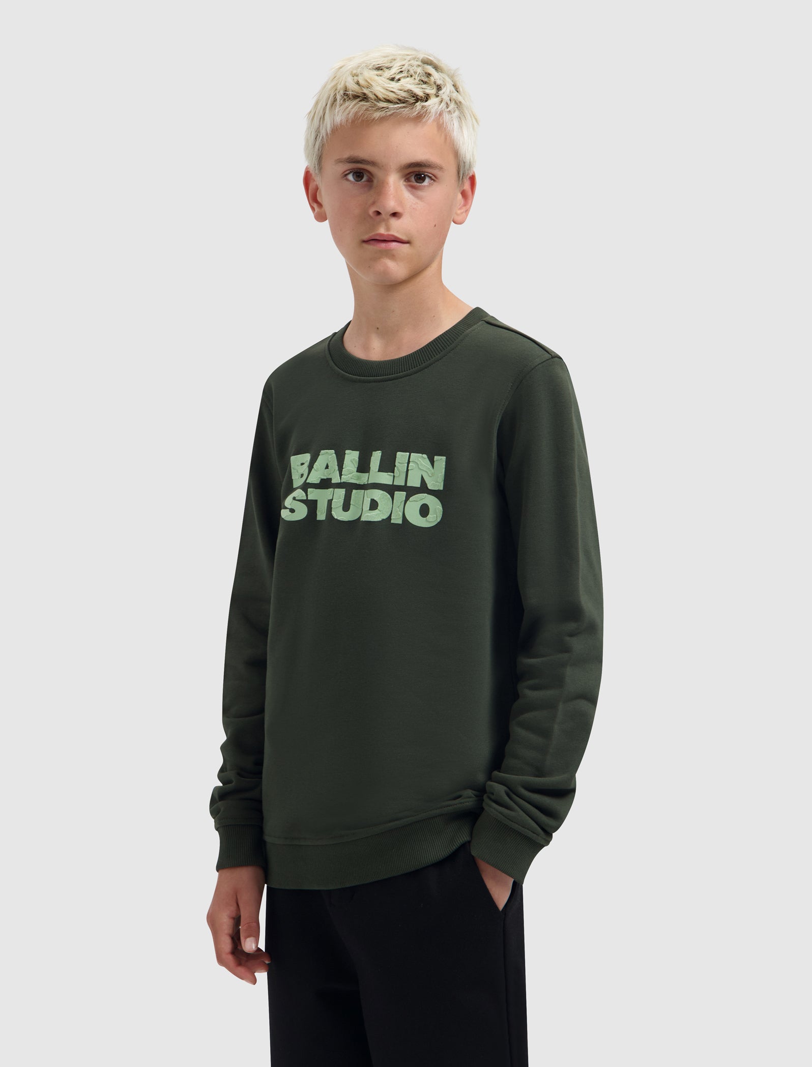 Junior Ballin Studio Crewneck | Olive