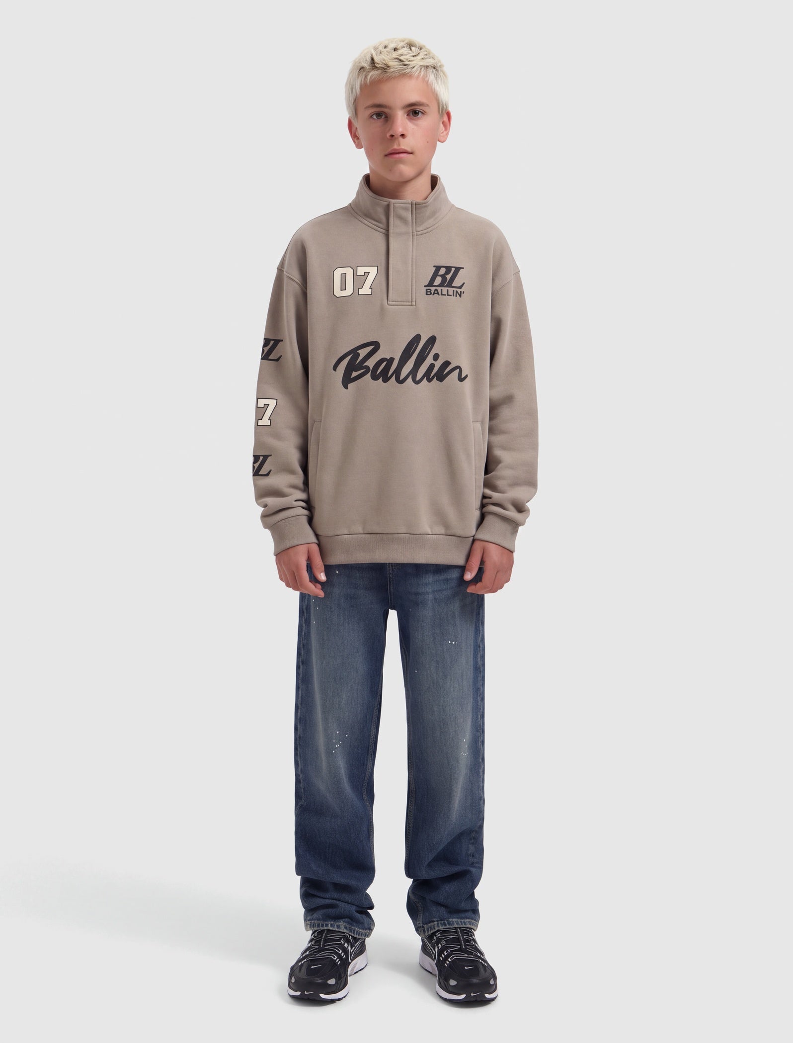 Junior Varsity Halfzip Sweat | Taupe