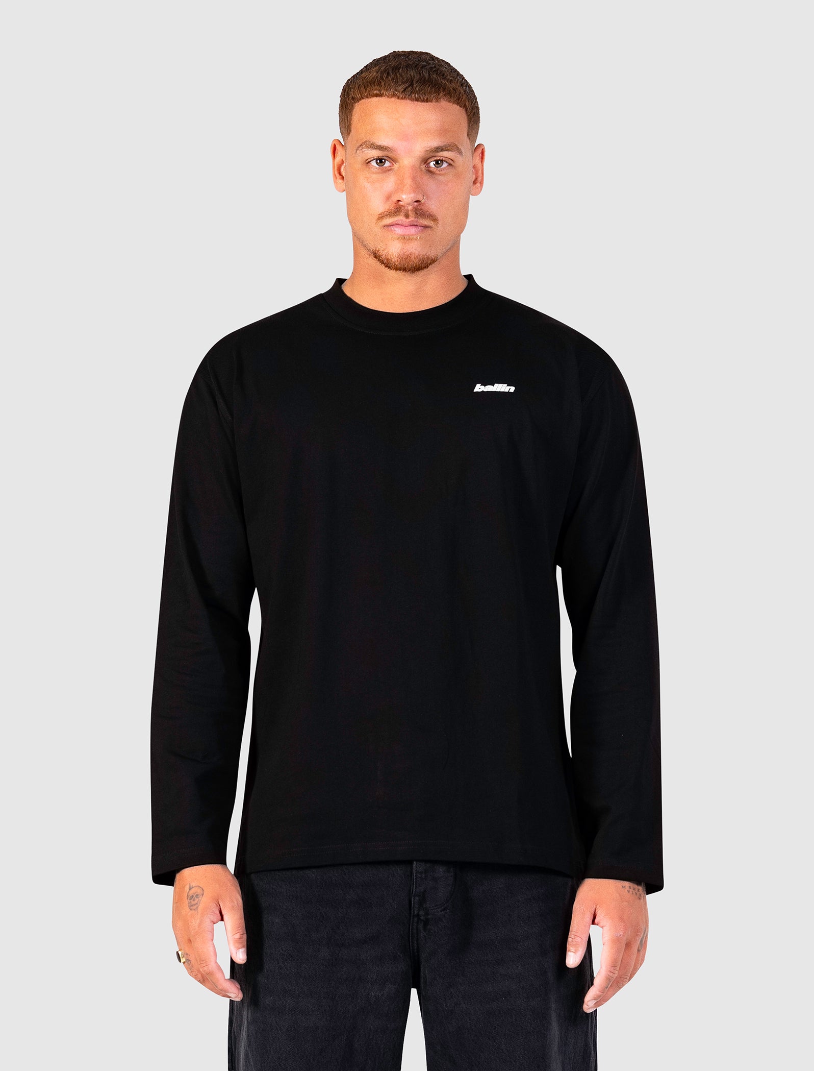 Grunge Stacked Logo Longsleeve | Black